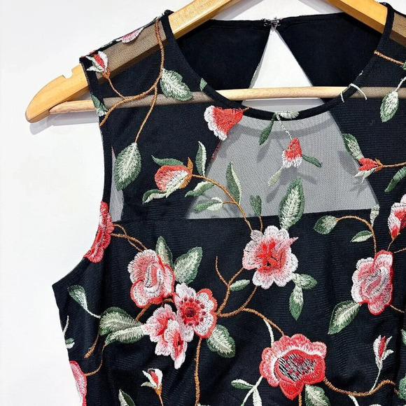 TRUTH  & FABLE Black floral dress - Picture 4 of 8